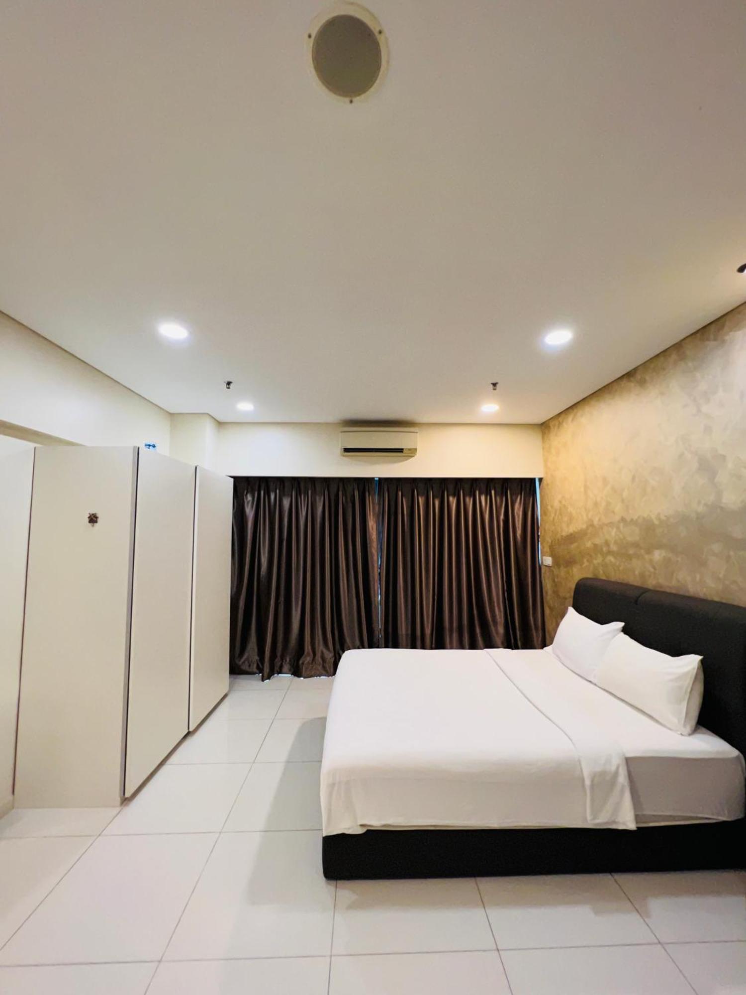 Summer Suites Klcc By Classy Куала-Лумпур Экстерьер фото